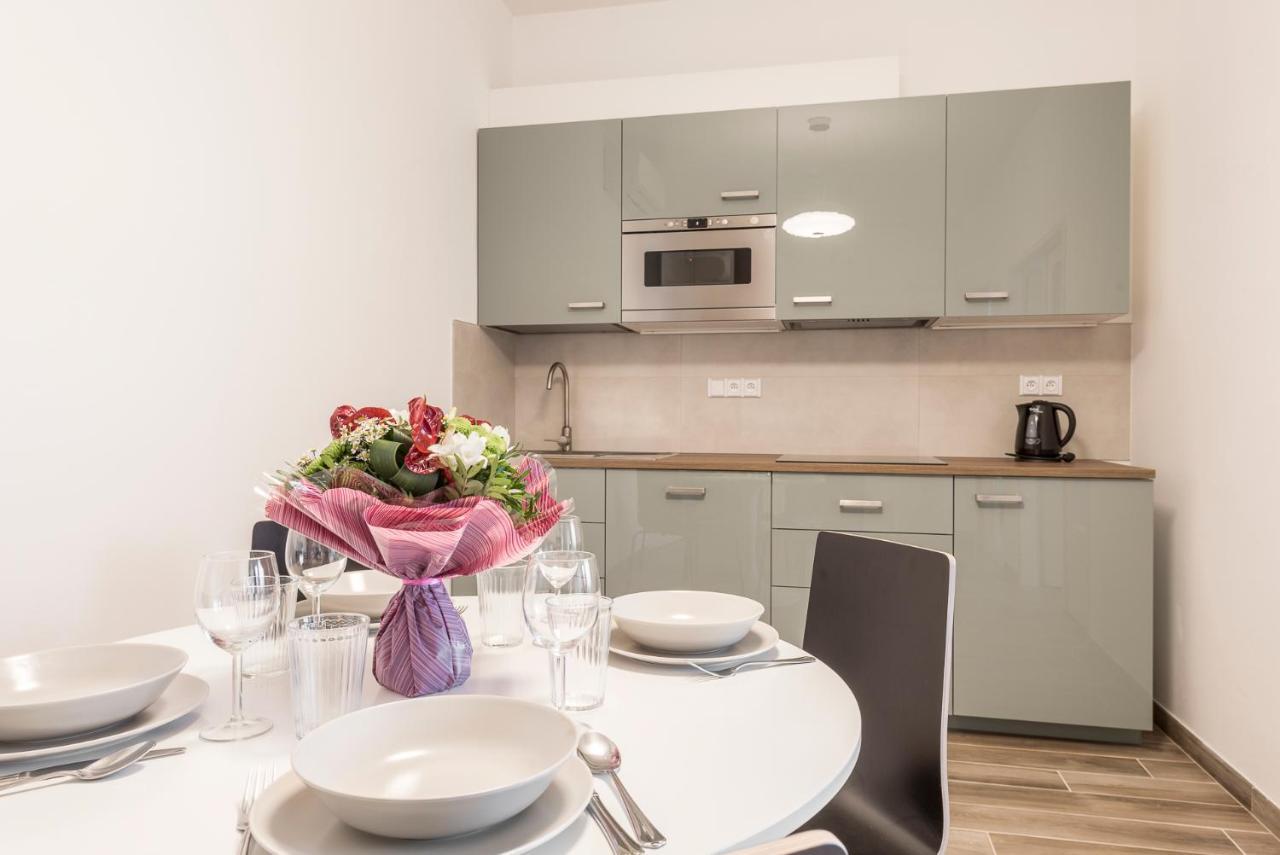 פראג Merkur Apartments מראה חיצוני תמונה