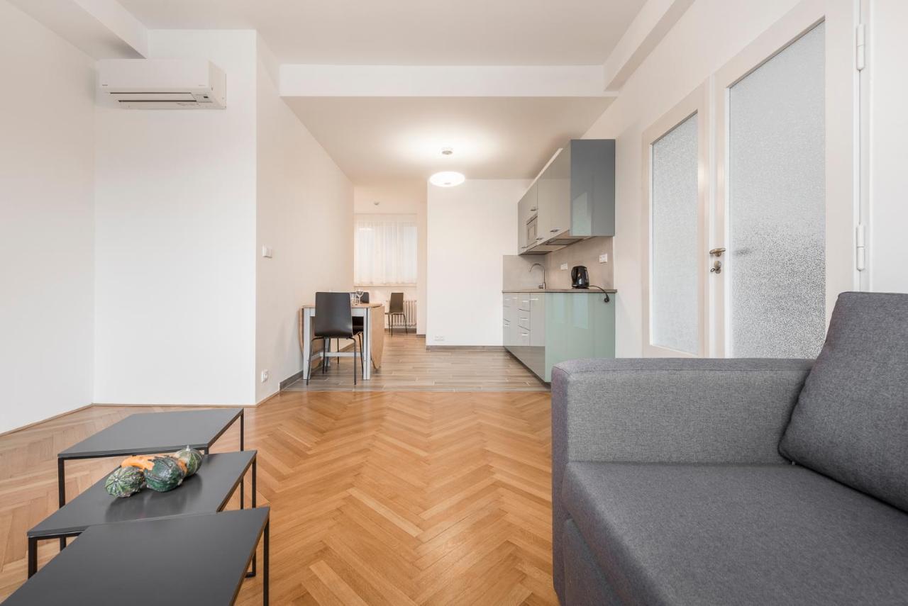 פראג Merkur Apartments מראה חיצוני תמונה